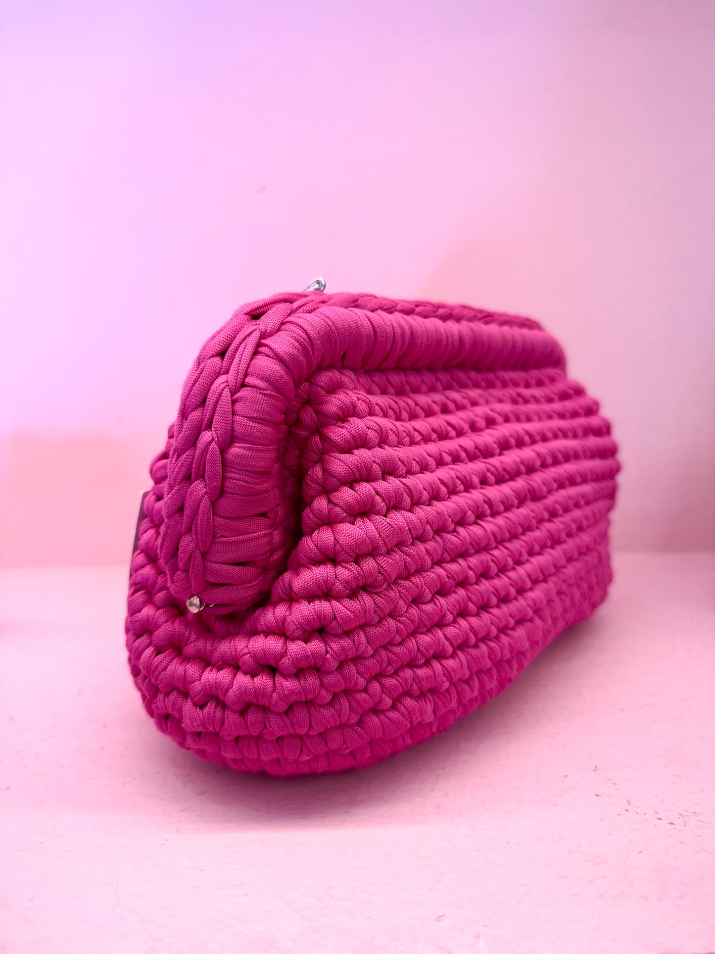 Borsa uncinetto clutch fucsia